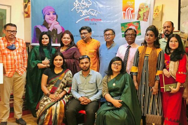 নবীন কবির বই প্রকাশের সুযোগ